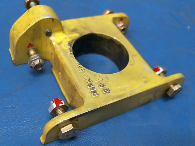62421-00 Piper - Fitting-LH Flap Torque Tube