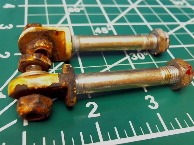 402 057 Piper - Bolt-Eye Hinge(AN44-17A) Qty 2