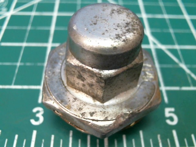 71714 Lycoming O-320-D2A - Plug - oil relief valve