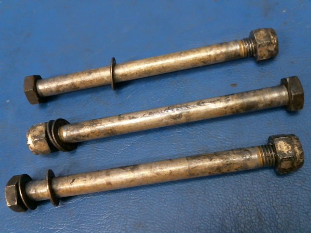 AN5-37A Cessna - BOLT w/ NUT Qty 3 - MAIN WHEEL