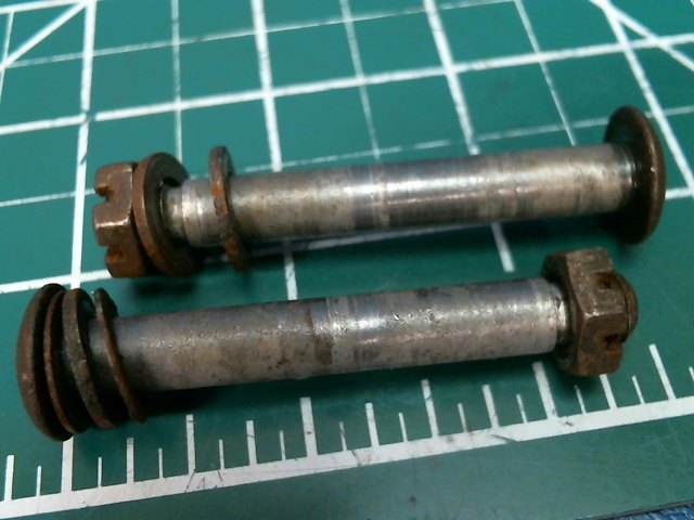 400 748 Piper - BOLT - Steering arm (AN25-36) QTY (2)