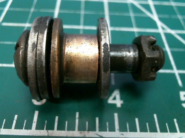 400 761 Piper - Bolt - nose gear steering cam (AN26-251)