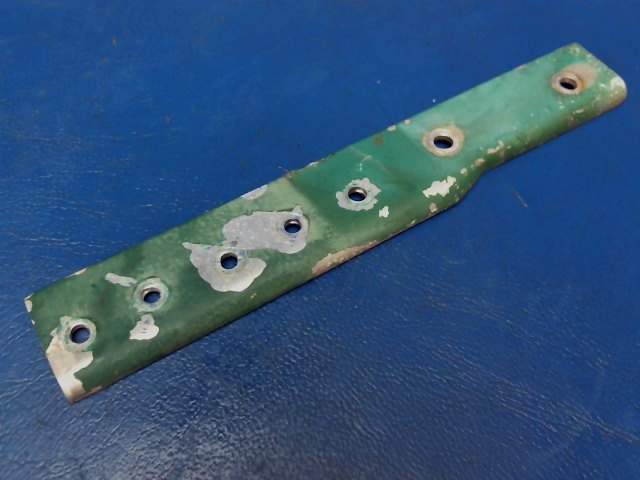 0431001-26 Cessna - ANGLE-FIN REINFORCEMENT RH