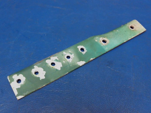 0431001-25 Cessna - ANGLE-FIN REINFORCEMENT LH