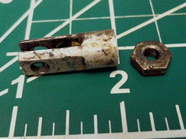 0861105-1 Cessna - CLEVIS - Teleflex control ( Prop cable)