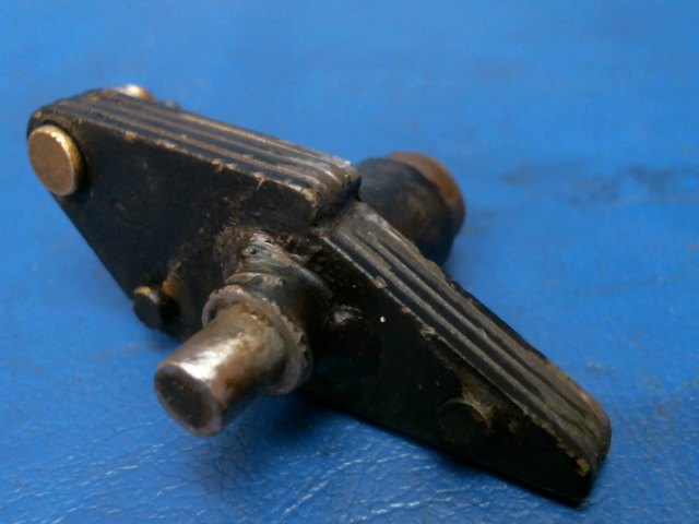 23353-04 Piper - SHAFT ASSEMBLY - Latch plate