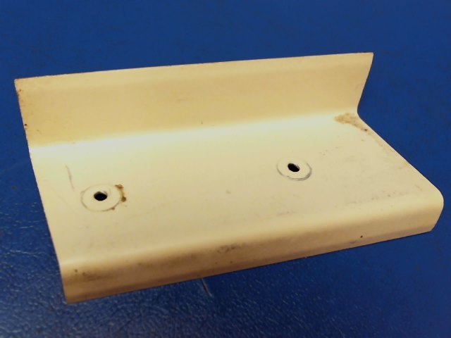 67552-00 Piper - RETAINER - Windshield attachment left