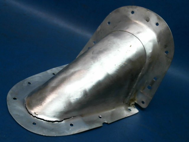 2412016-2 Cessna - COVER-GEAR WELL RH With Bumper ( Cracked SEE DETAILS )