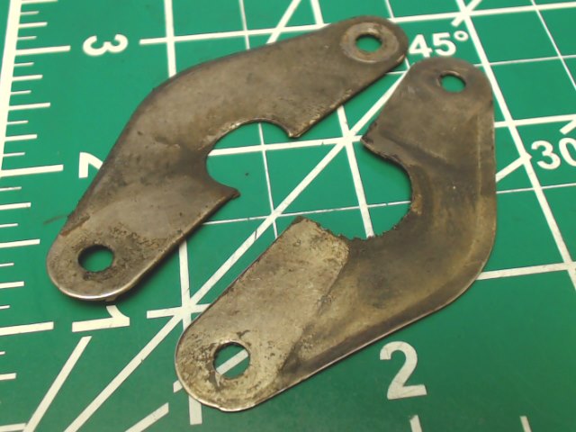 S1095-1 Cessna - SHIELD HALF-OIL TEMPERATURE LINE (QTY 2)