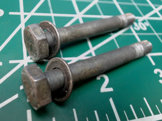 103-11600 Cessna - QTY(2) Bolts - Brake Caliper