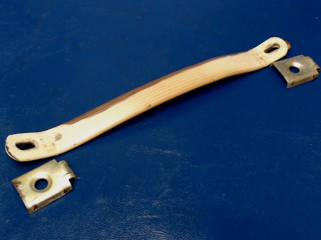 S1362-5 Cessna - Strap-Assist (Cover cracked - See photos)
