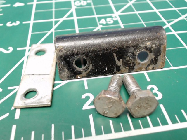 0510205-5 Cessna - Fitting-Seat Belt Attachment(Inboard LH Outboard RH)
