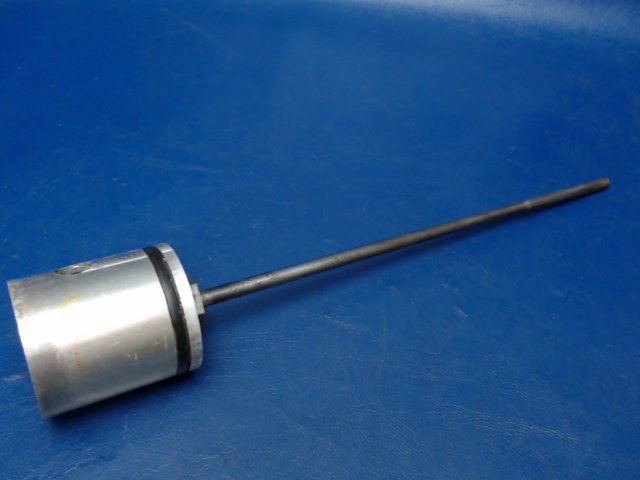 0543046-1  0841200-7 Cessna - PIN METERING AND PLUG BASE