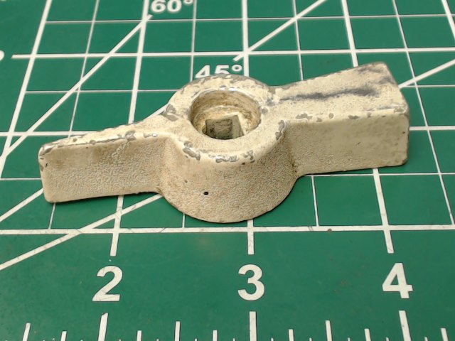 0811132-3 Cessna - KNOB-FUEL SELECTOR.
