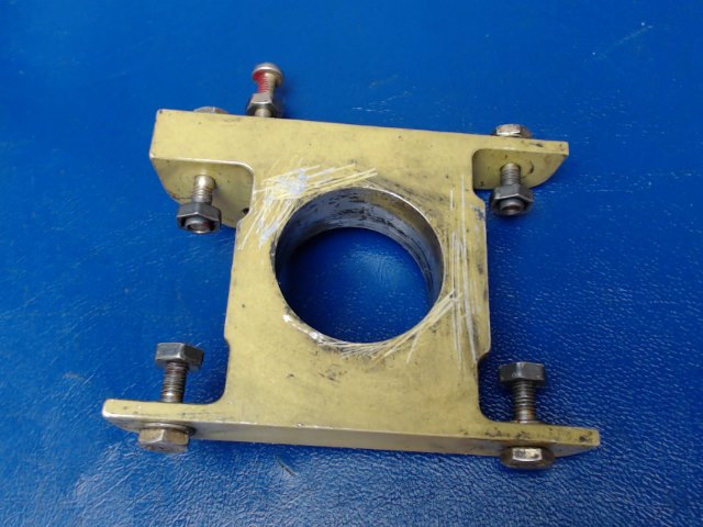 62421-01 Piper - FITTING - Flap torque tube right