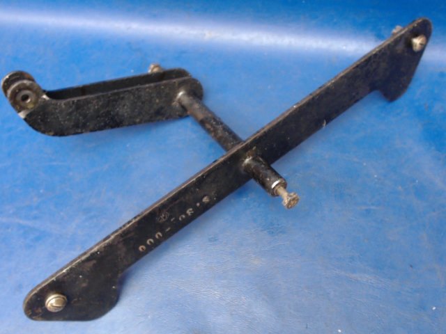 35730-02 Piper - BELLCRANK ASSEMBLY - Aileron left