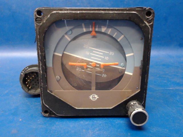 52D266 MITCHELL - ATTITUDE GYRO w/AUTO PILOT Output