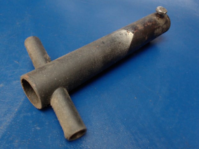 0411307 Cessna - Arm-Rudder Bar