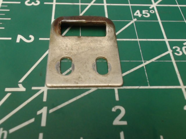 0311319-1 Cessna - Plate-Striker Baggage Door