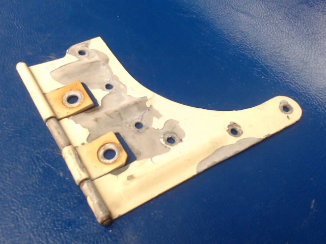0411602-2 Cessna - HINGE-UPPER RH