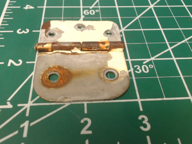 0413390-19 Cessna - HINGE-LOWER