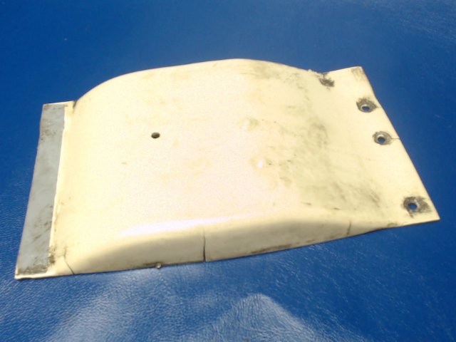 63942-01 Piper - COVER - Wing bolt right (Cracked - See Details)