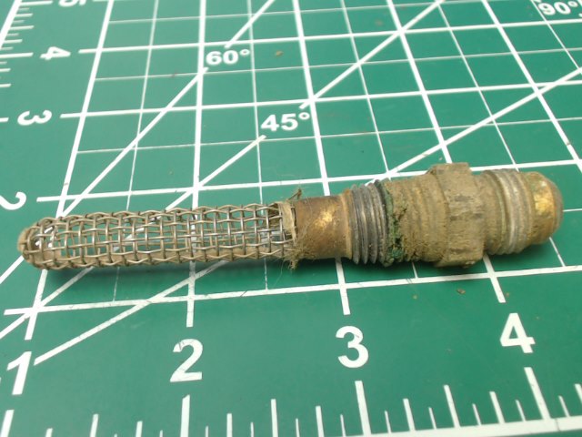 0422130 Cessna - STRAINER -FUEL TANK (FINGER)