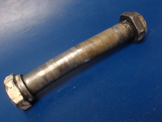 402-960 Piper - BOLT- (NAS464P8A-44)