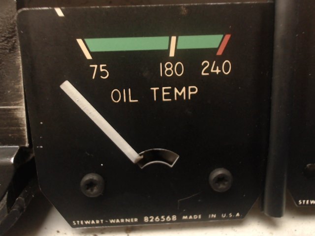 826568 Stewart Warner - GAUGE - OIL TEMP has a loose stud