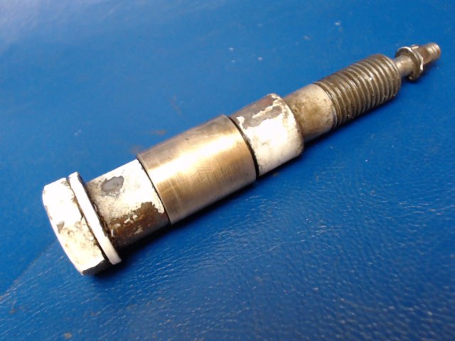 5041011-1 Cessna - Bolt