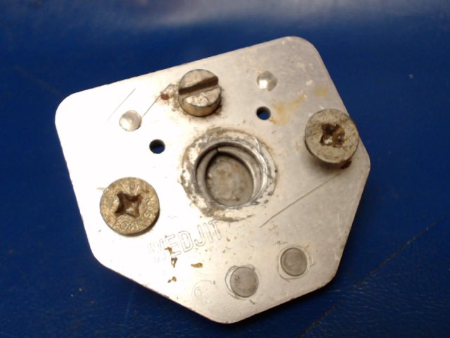 295409 Cessna - Wedjit-Plate Seat Attach MKL