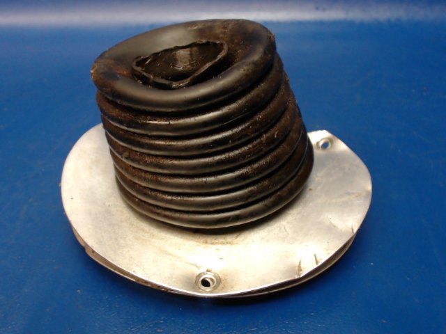 NPN Piper - Housing-Bungee Seal W/ Boot (LH)