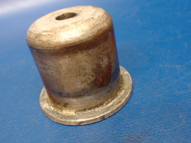 0842000-37 Cessna - Bucket-Axle Bolt
