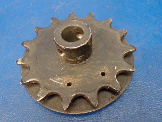 62845-02 Piper - SPROCKET - Control column