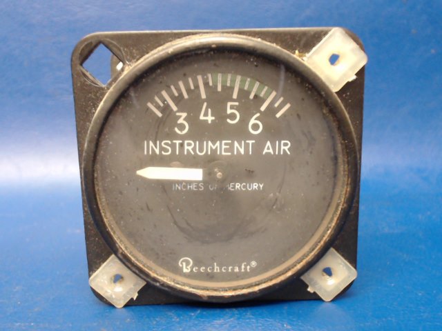 1G8-34 Airborne - Suction Gauge (Beechcraft)(Cloudy face)