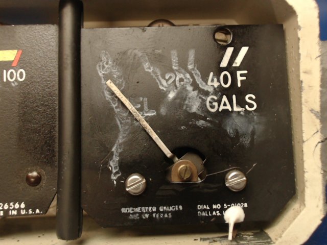 5-01028 Rochester - Fuel Gauge 47.5 Gallon Face has ran-see photos