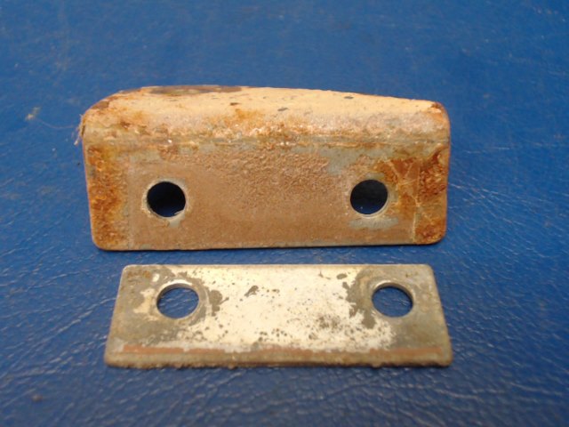 0510205-4 Cessna - Bracket-Safety Belt Attachment