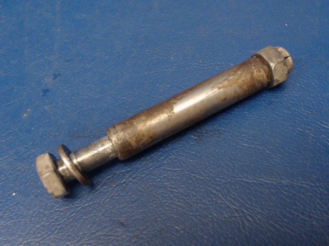 95061-184 Piper - Bushing and bolt
