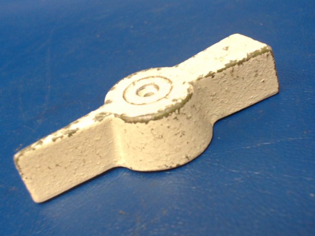 0811132-3 Cessna - KNOB-FUEL SELECTOR.
