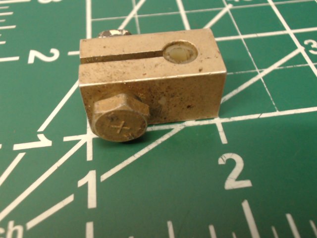 0411523 Cessna - Block-Cable Clamp
