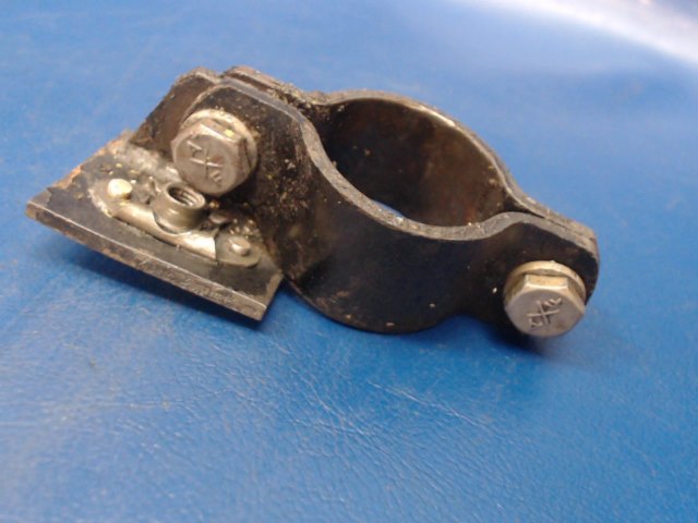 37656-00 Piper - Bracket-Cowl Support