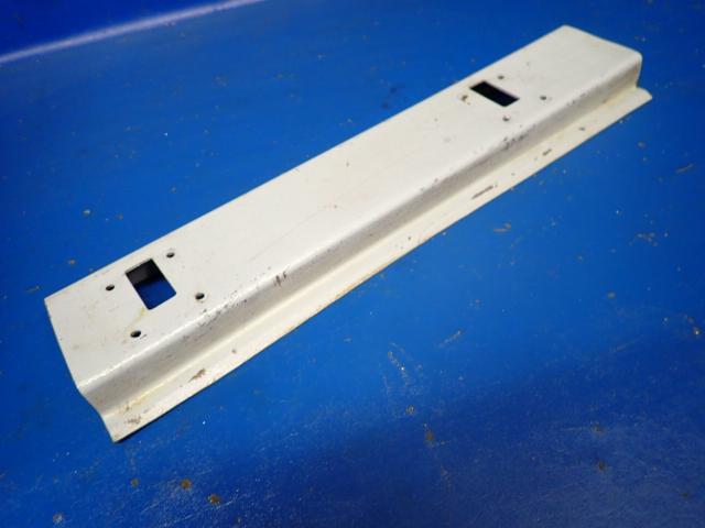 79681-02 Piper - CHANNEL seat trim left forward