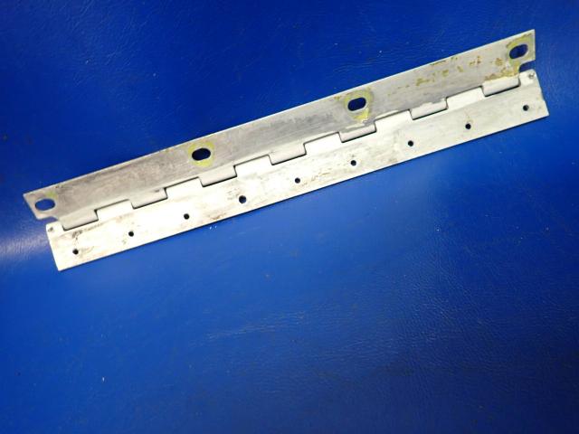0523807 Cessna - Hinge - Aileron