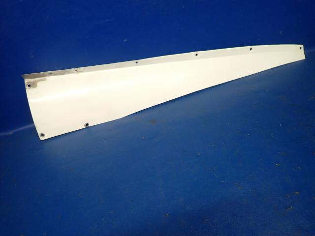 0412029-201 Cessna - FAIRING ASSEMBLY-LH (Item has a patch ) See photos for details.
