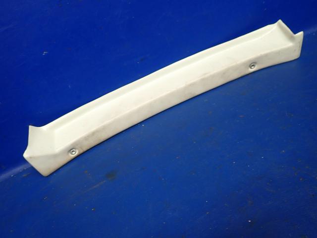 68731-00 Piper - COVER - Window trim right
