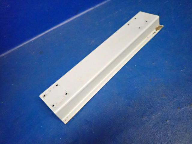 68090-17 Piper - CHANNEL - SEAT TRIM RIGHT REAR