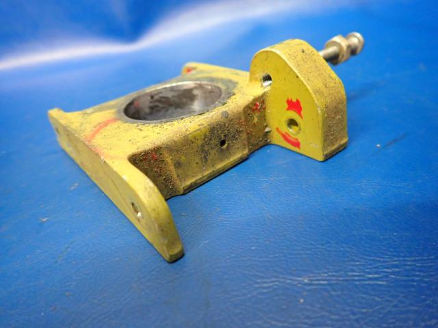 62421-01 Piper - FITTING - Flap torque tube assembly right