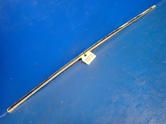 0811048-2 Cessna - RETAINER-RH LWR