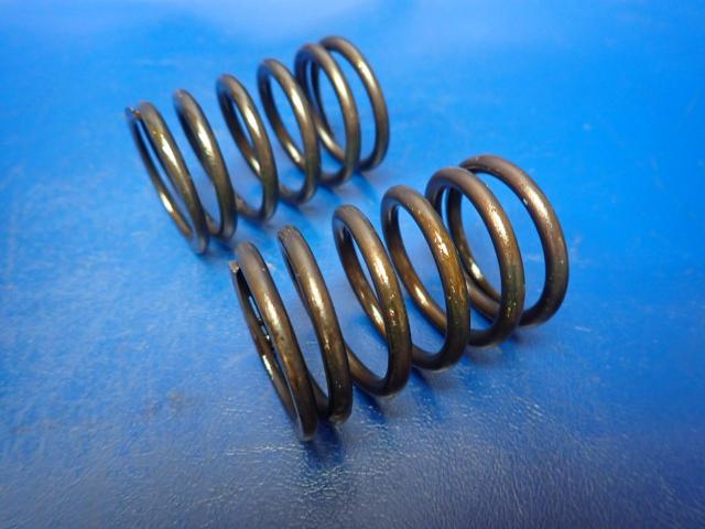 LW-11800 Lycoming O-320-H2AD - Spring-Valve Outer(QTY 2)