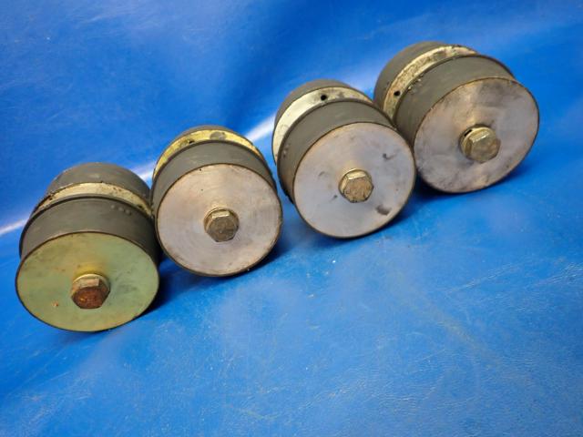 C299501-0106 Lord - Shock mount kit SET OF 4